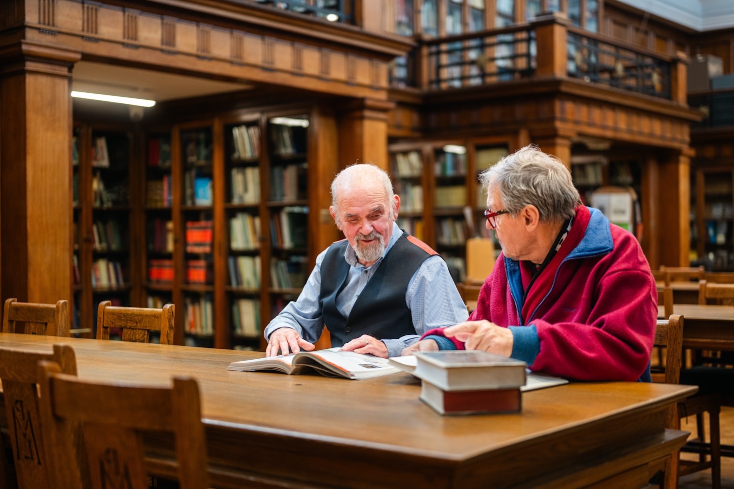 Dialóg medzi históriou a súčasnou spoločnosťou